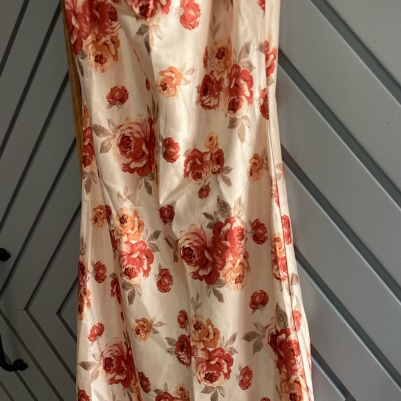 NWT Dress size large - Picture 2 of 4